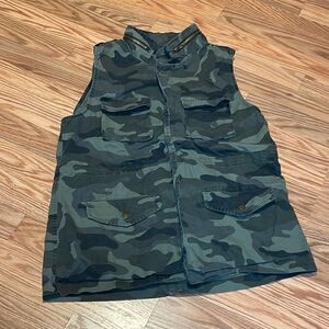 Endless Love Camouflage Vest, Medium